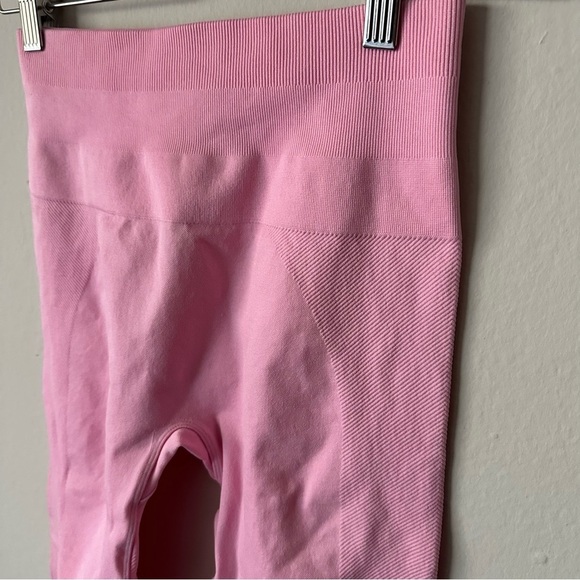 Spiritual Gangster Icon Seamless High Waist Legging
pink M/L - Picture 5 of 9